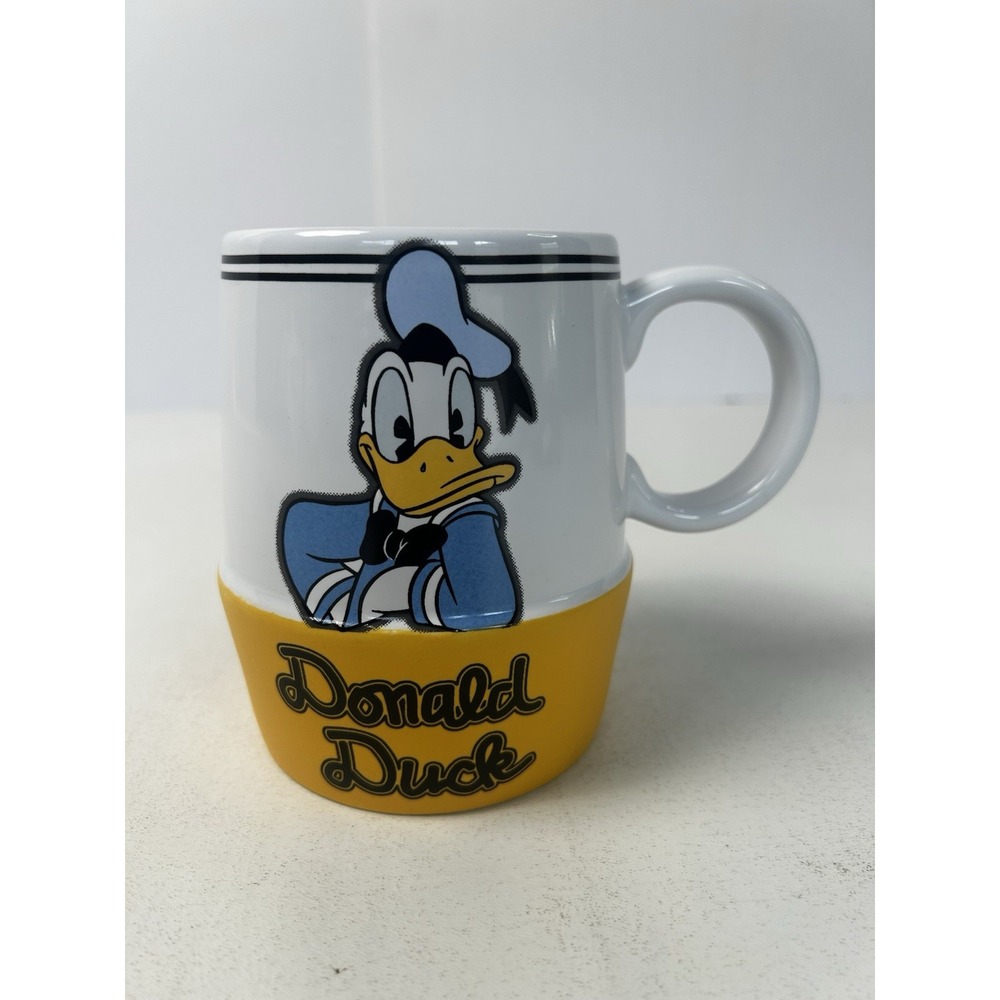 Retired DISNEY STORE Donald Duck Large 20 oz.‎ Oversized Coffee Mug/Cup